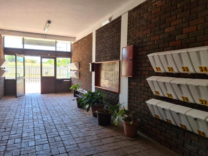 To Let 2 Bedroom Property for Rent in Blomtuin Western Cape